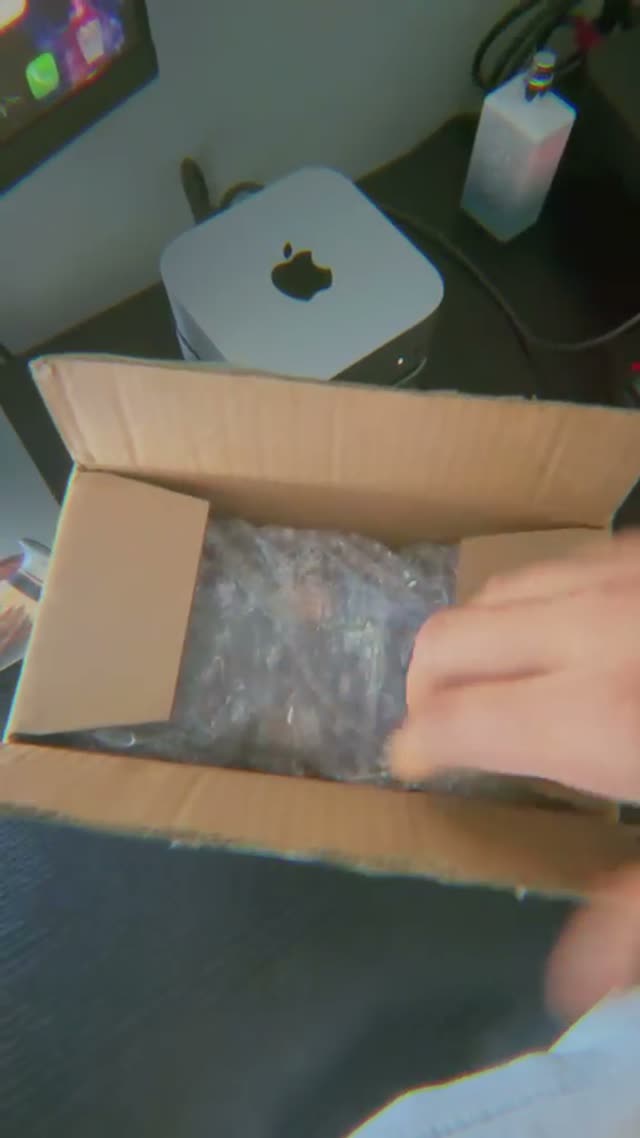 Customer Unboxing — Desk Delivery
